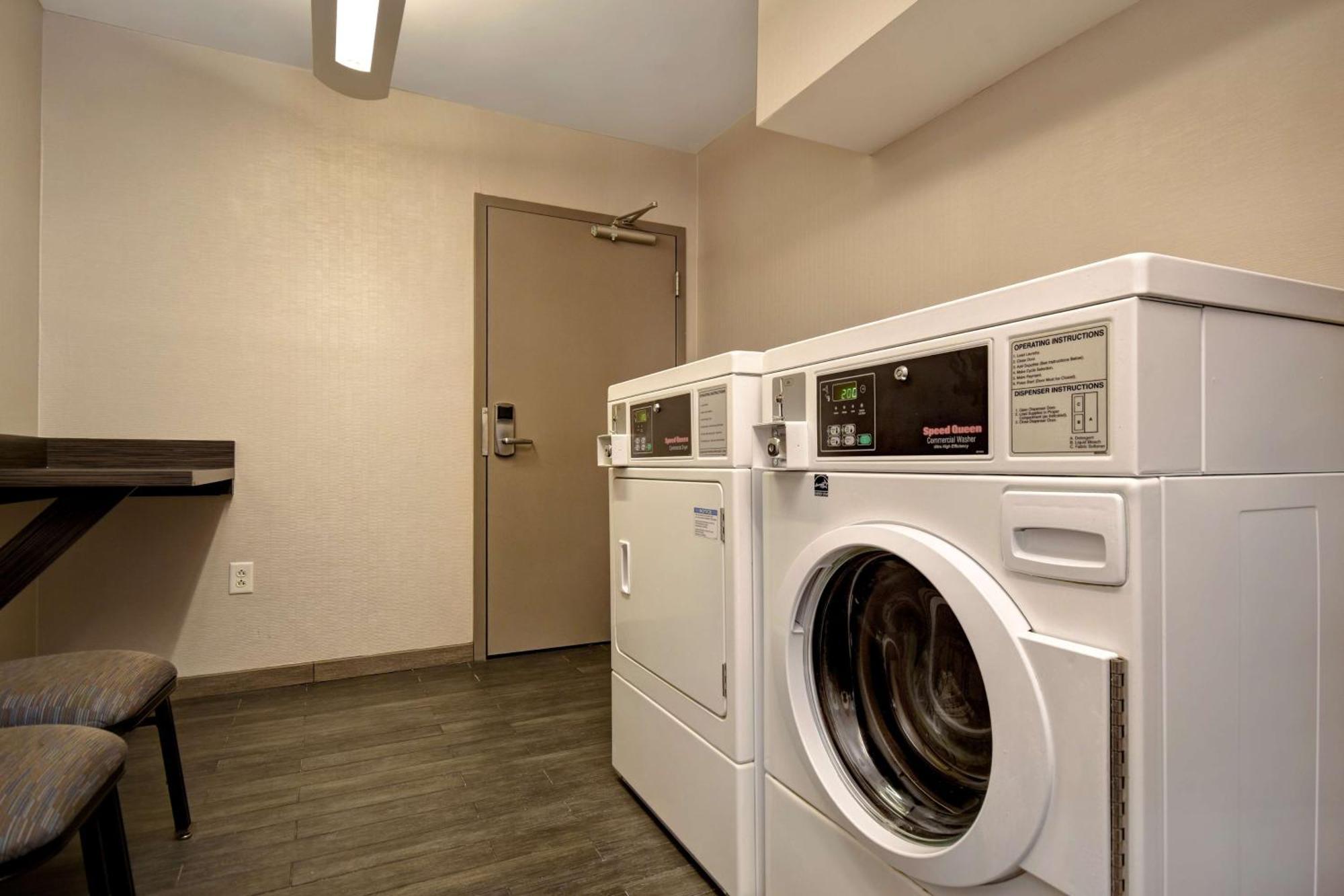 Hampton Inn & Suites Columbia South Fort Meade Area 외부 사진